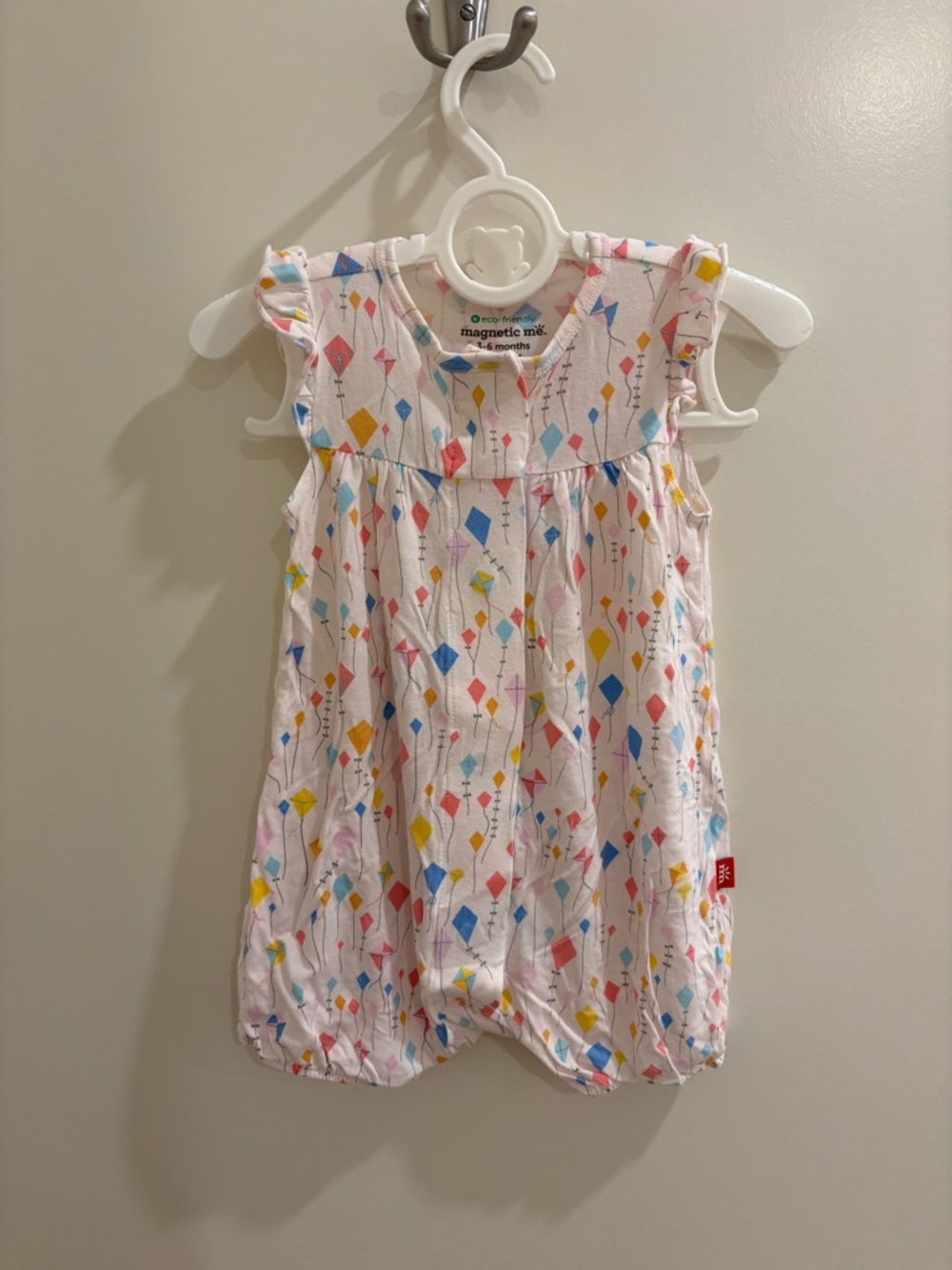 Magnetic Me | 3-6M | White Romper with Multicolor Kite Print